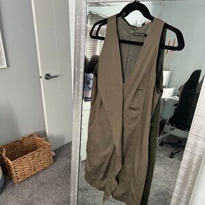 Sleeveless Black Halo dress with deep V-neckline